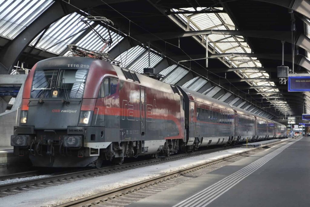 Railjet at Zurich Train Station